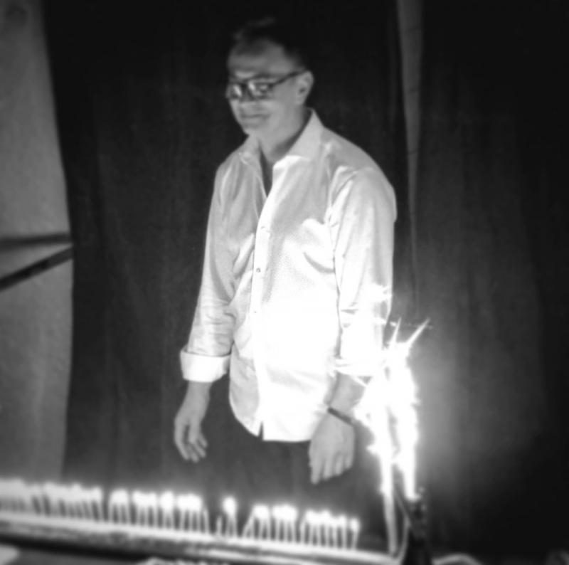 Animation DJ Animateur Anniversaire Photobooth 60ans karaoké blind test